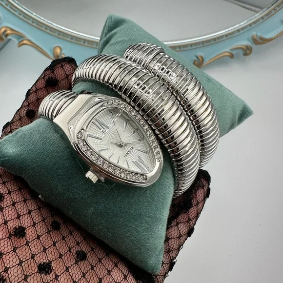 Luxury Serpenti Elegant Silver Wrap Women's Watch - Picture 6 of 11